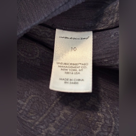 Unsubscribed Women’s Navy Blue Paisley Long Sleeve Flowy Blouse Size 10 - Picture 4 of 5